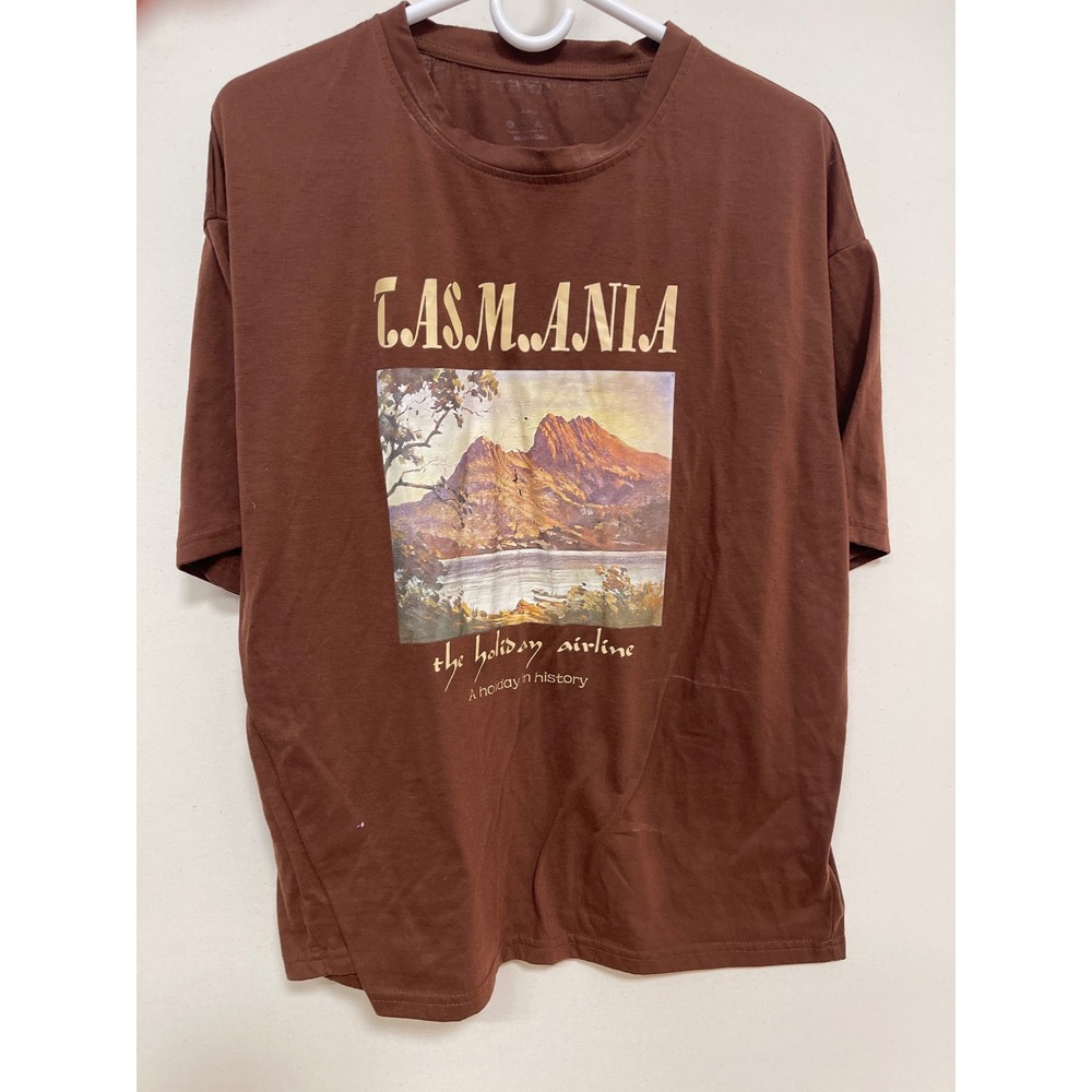 SHEIN Tasmania The Holiday Airline Graphic T-Shirt Brown Large Scenic Mountain